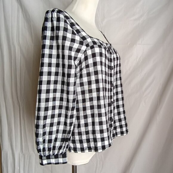 Beautiful and Stylish Sanctuary Top - Picture 3 of 15